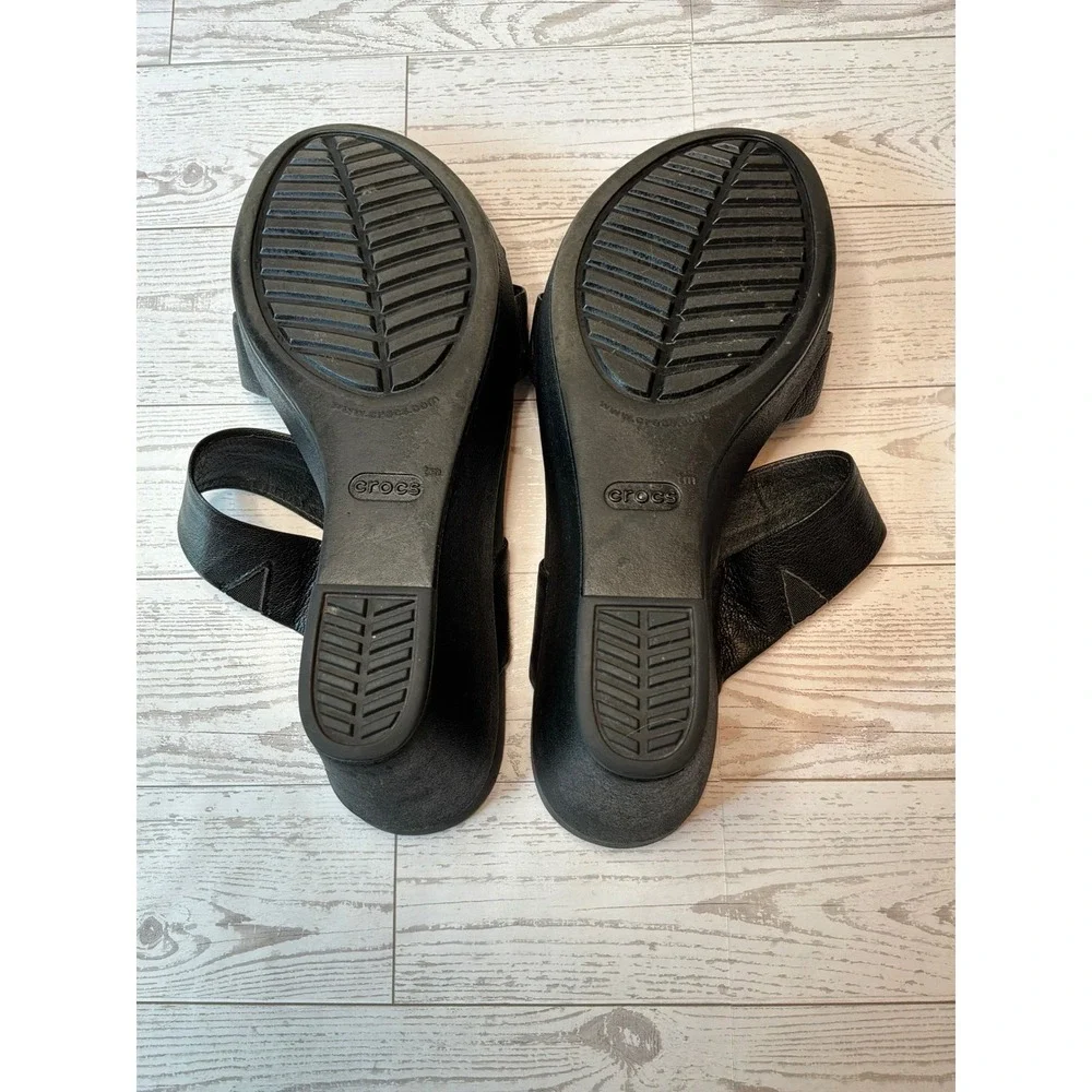 Crocs Leigh II Leather Wedge Sandals Womens 9 Black Platform Quiet Luxury